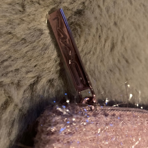 MAC mini purse - Picture 2 of 2